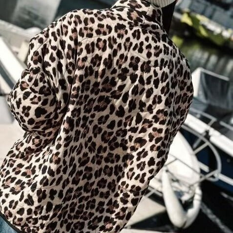 Dam Lined kort jacka in Leopard tryck med Shawl krage och Piping