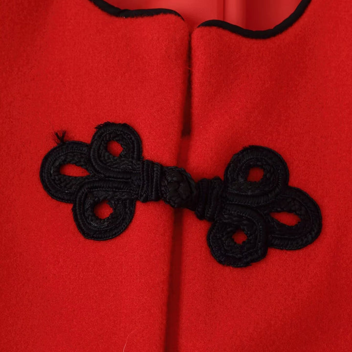 Dam Skräddarsydd Kort Jacka i Mandarin Stil med Keyhole Neckline och Decorative Knot Stängningar