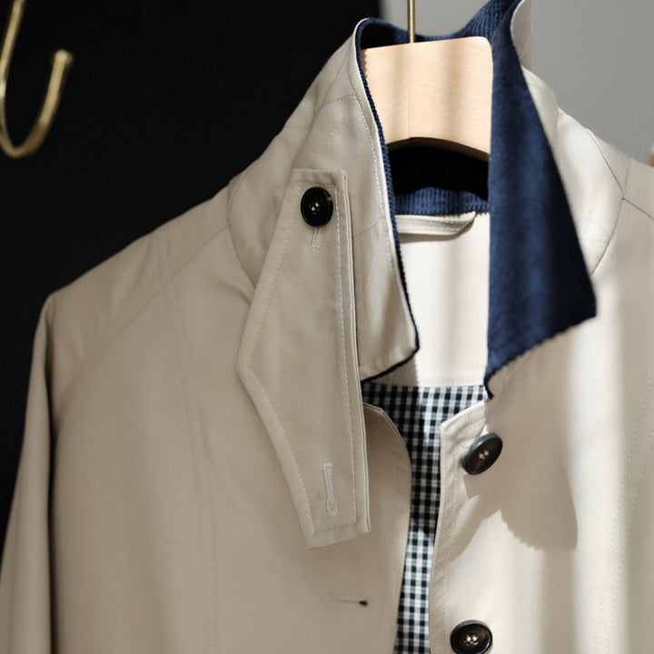 Dam elegant trenchcoat med modern detaljer