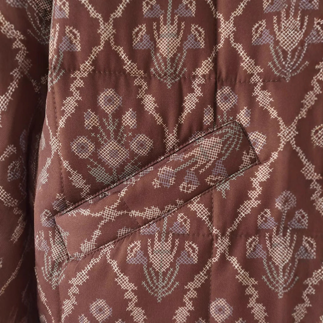 Dam lätt quiltad jacquard quiltad jacka med rund hals, kontrast piping och patch flap fickor