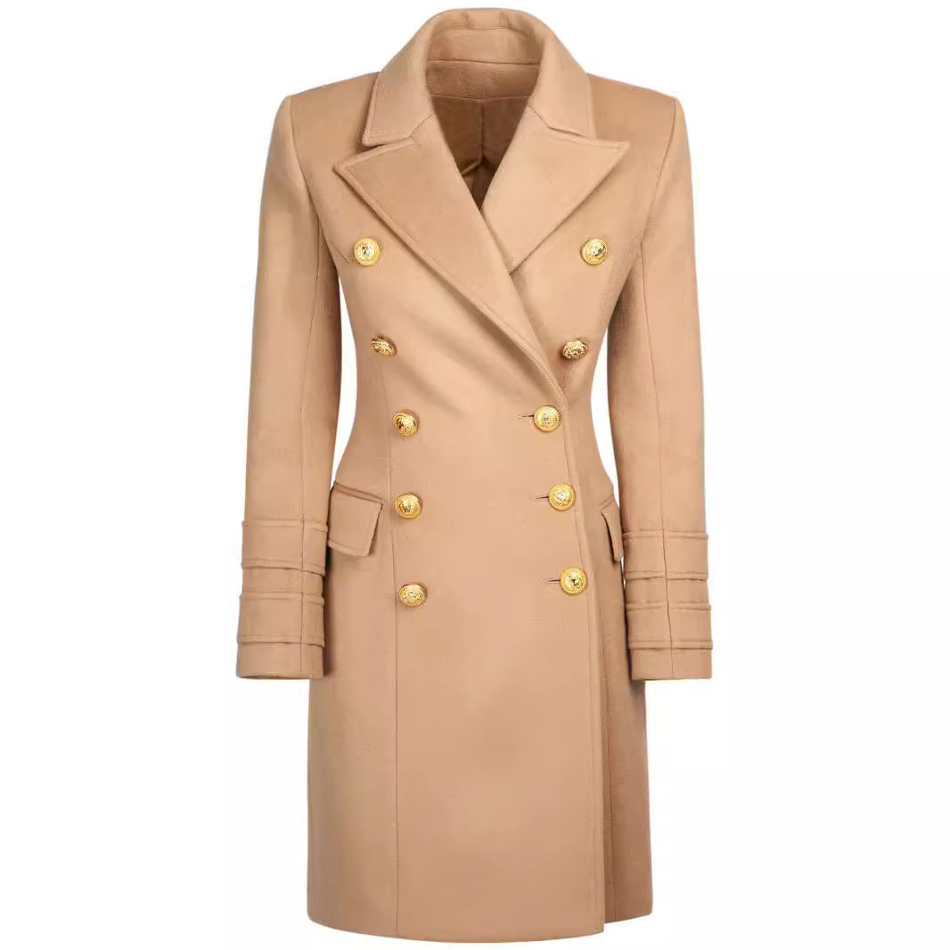 Dam kort kappa in blazer dress stil med structured waistline och golden dekorativ knappar