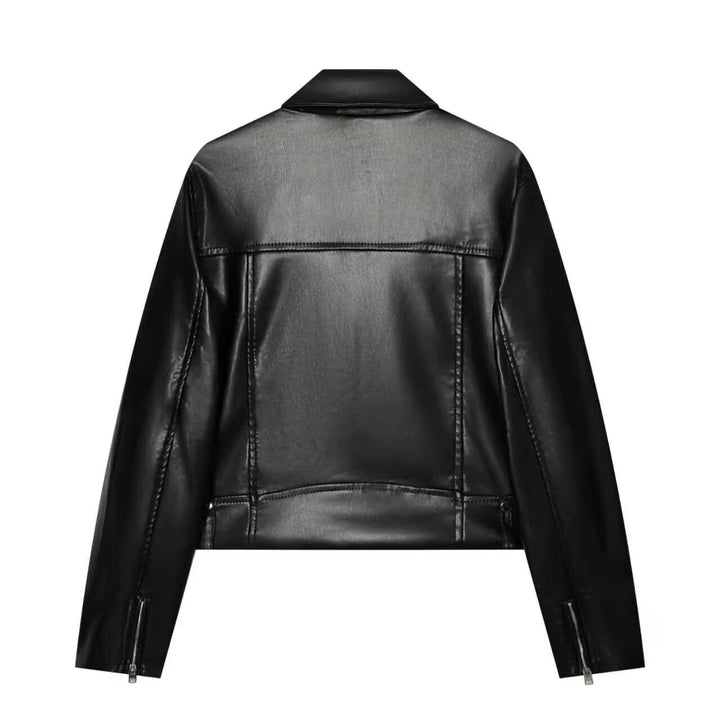 Dam Kort Skärning Bikerjacka Tillverkad av Faux Läder med Asymmetrisk Dragkedja och Shoulder Epaulettes