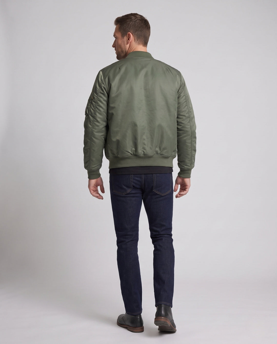 Herr vindtät nylon bomber med contrasting värmande foder och ärm organizer