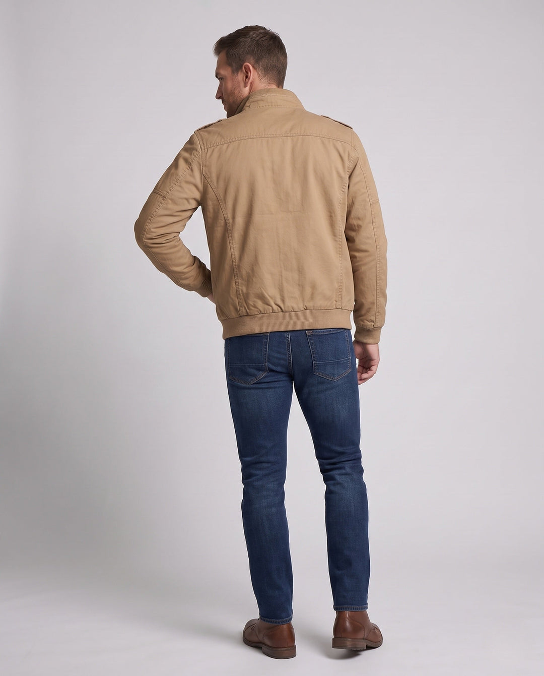 Herr robust canvas pilot jacka med axel epaulettes, bröst fickor med lock, och ribbade muddar