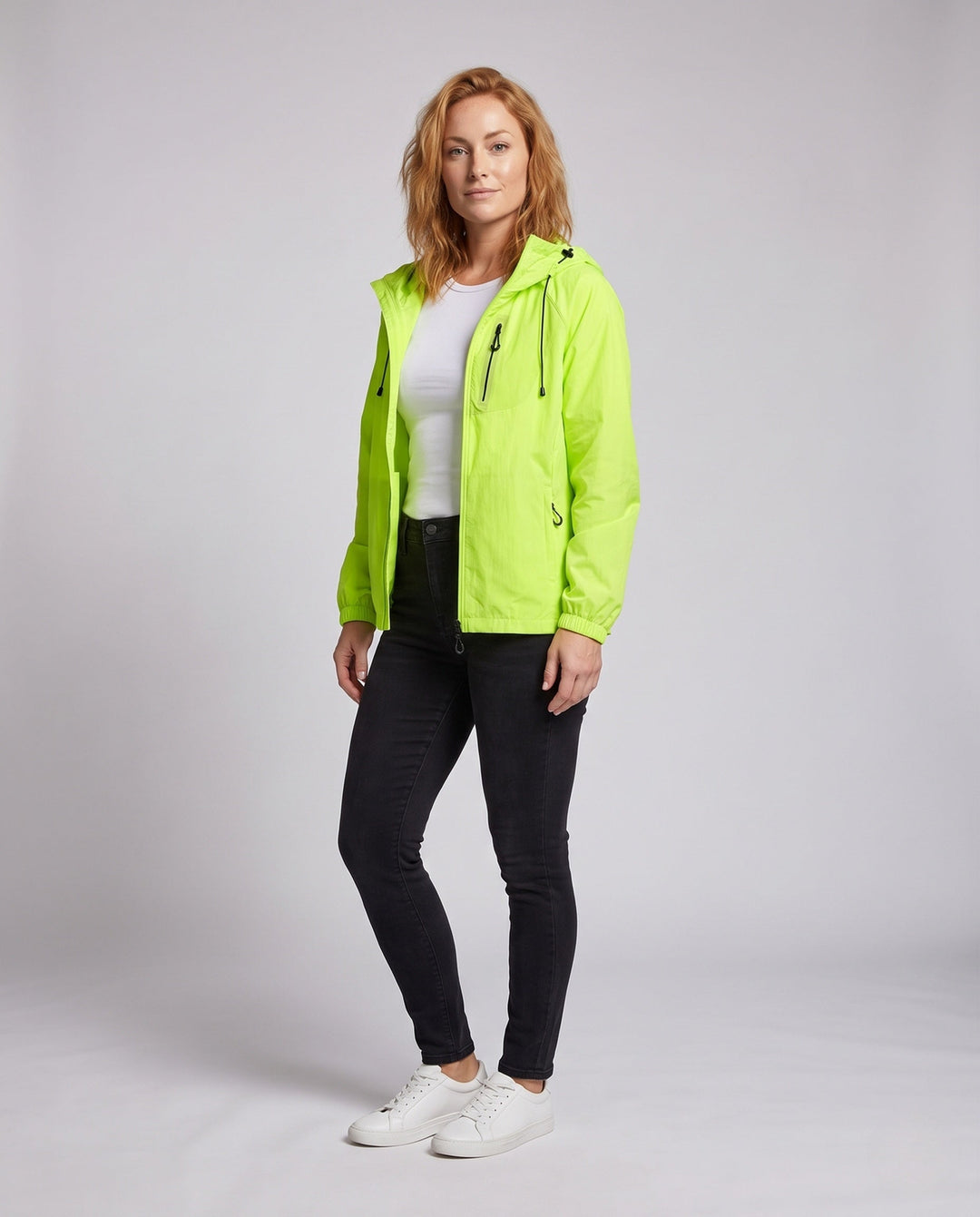 Dam Hög-Performance Vindjacka med Reflective Elements och Adjustable Huva Design
