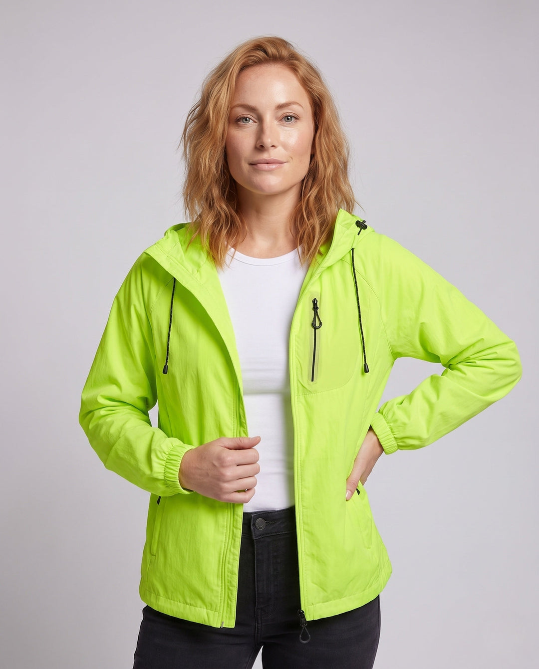 Dam Hög-Performance Vindjacka med Reflective Elements och Adjustable Huva Design