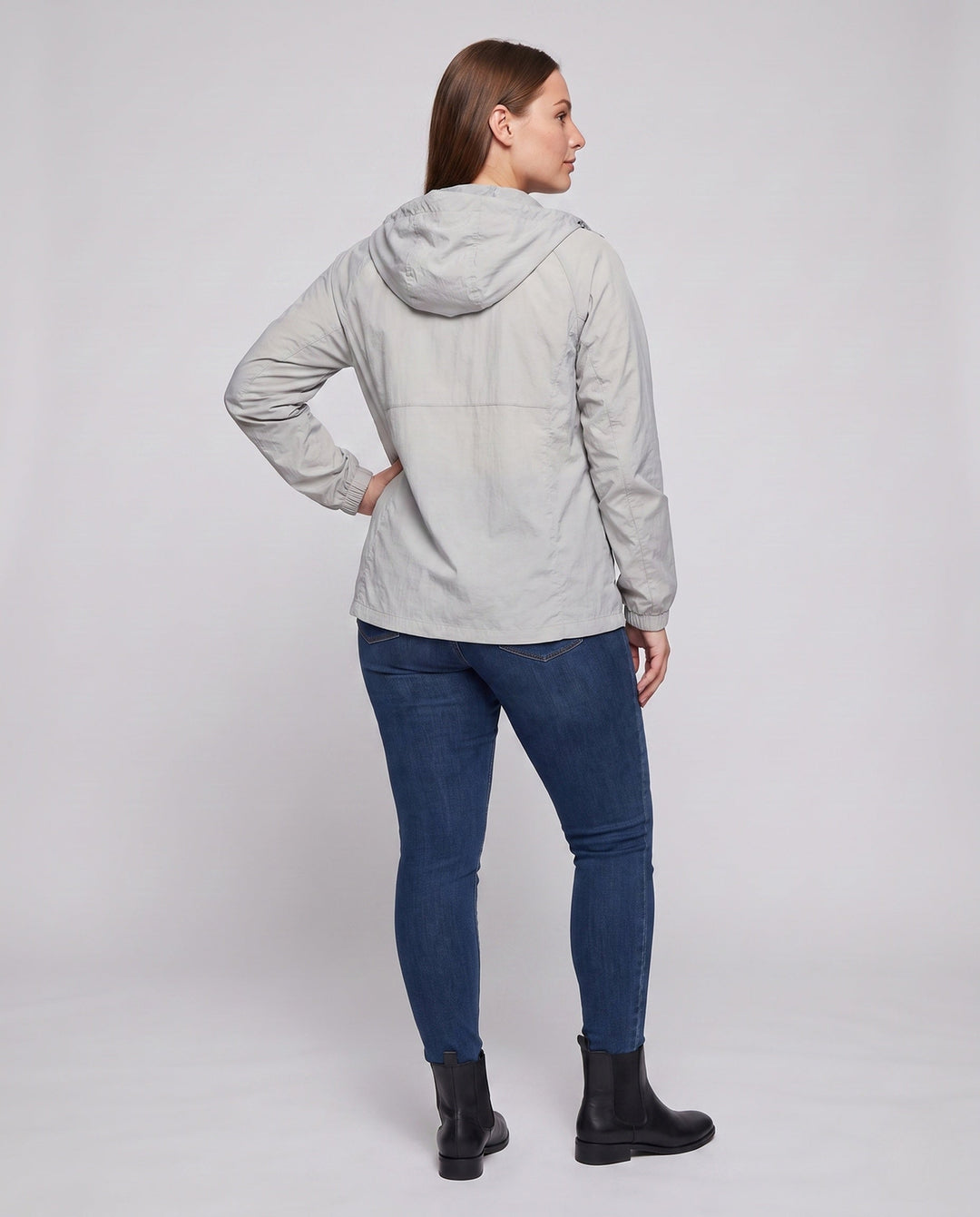 Dam lätt och andningsbar vindjacka med innovative huva design