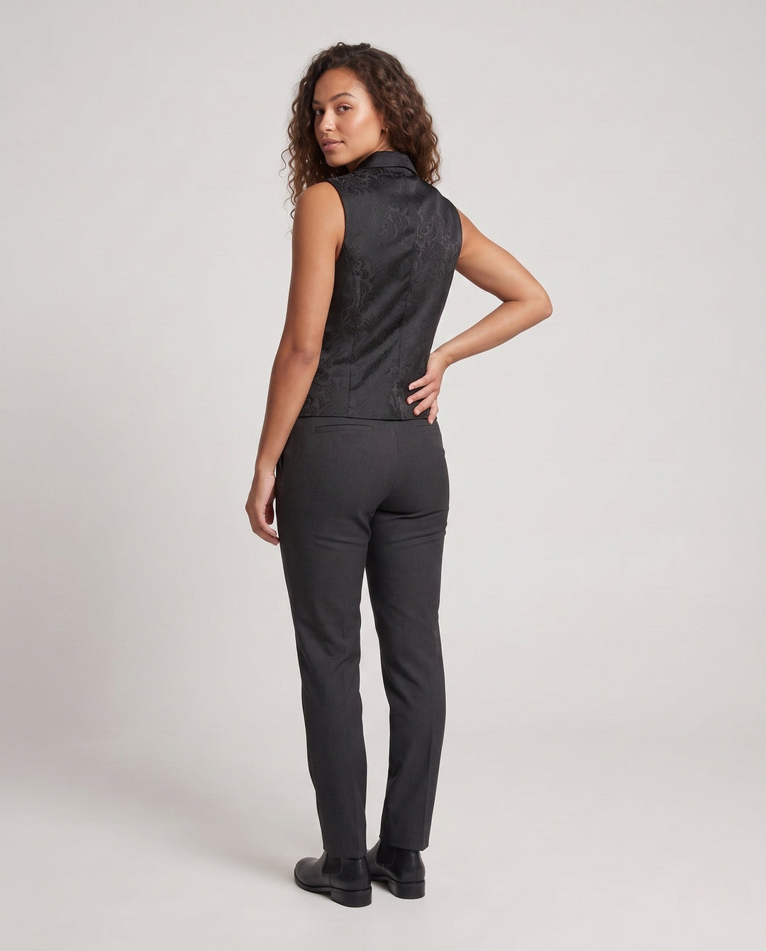 Dam elegant väst med intricate embellishments