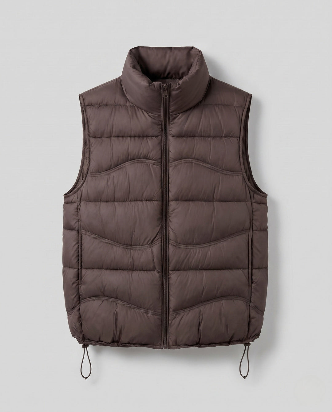 Dam ärmlös thermo kviltad väst med ergonomic wave quilting, hög krage och justerbar dragsko fåll