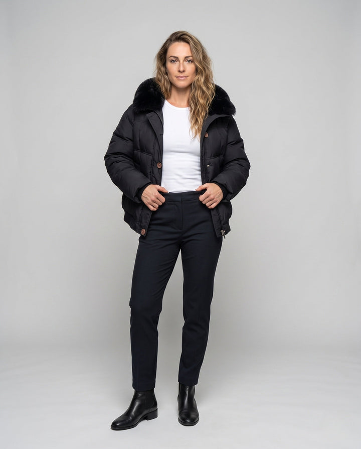 Dam Kort Boxig Quiltad Jacka med Avtagbar Faux Fur Kant, Hög Krage, och Dold Tryckknapp Knapp och Dragkedja