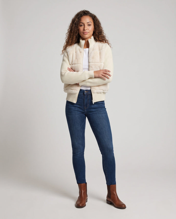 Dam Kort Kofta med Contrasting Faux Fur Front, Dragkedja och Hög Stå Krage