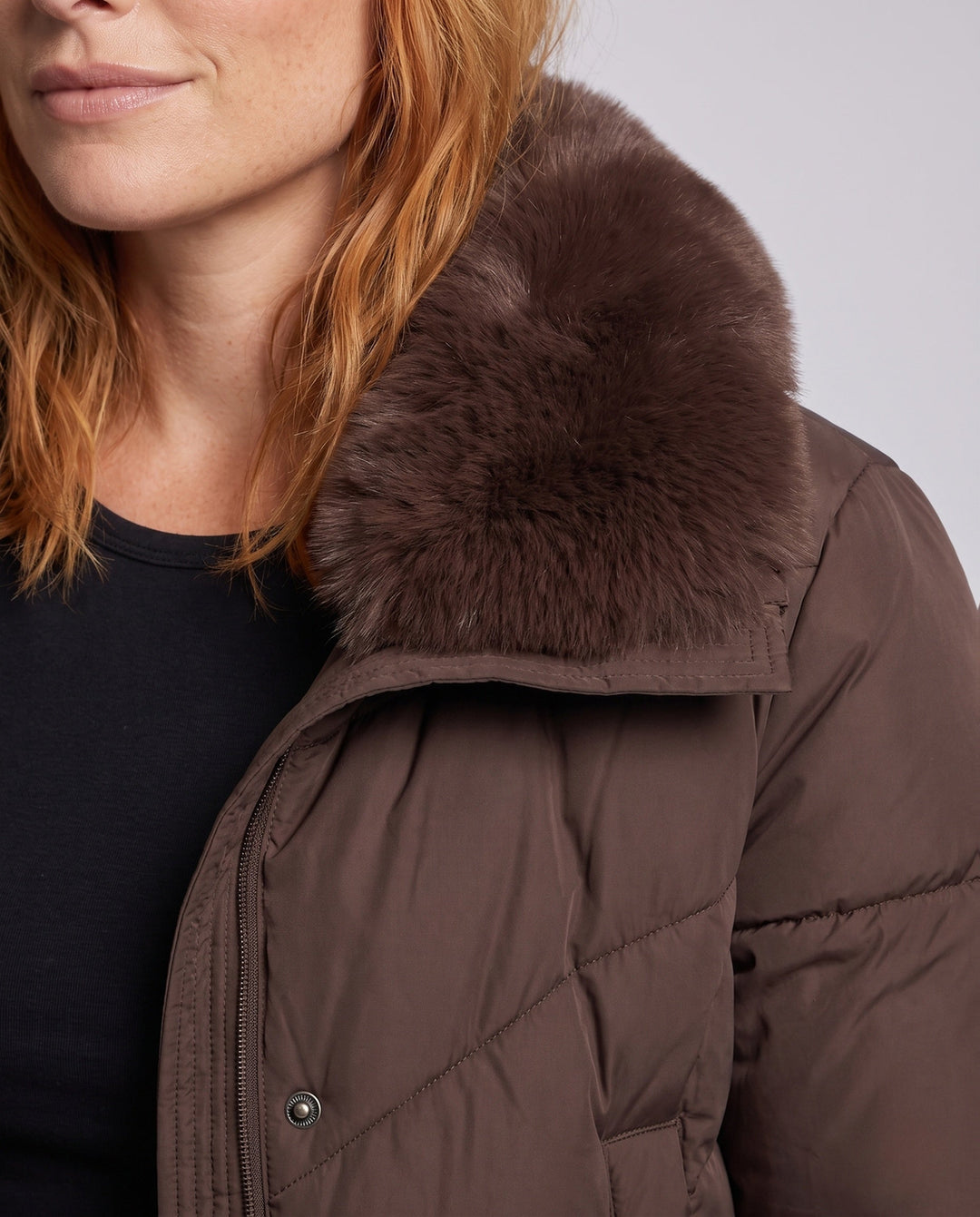 Dam Kort Boxig Puffer med Extra-Mjuk Shawl Krage i Faux Fur Look och Justerbar Nederkant