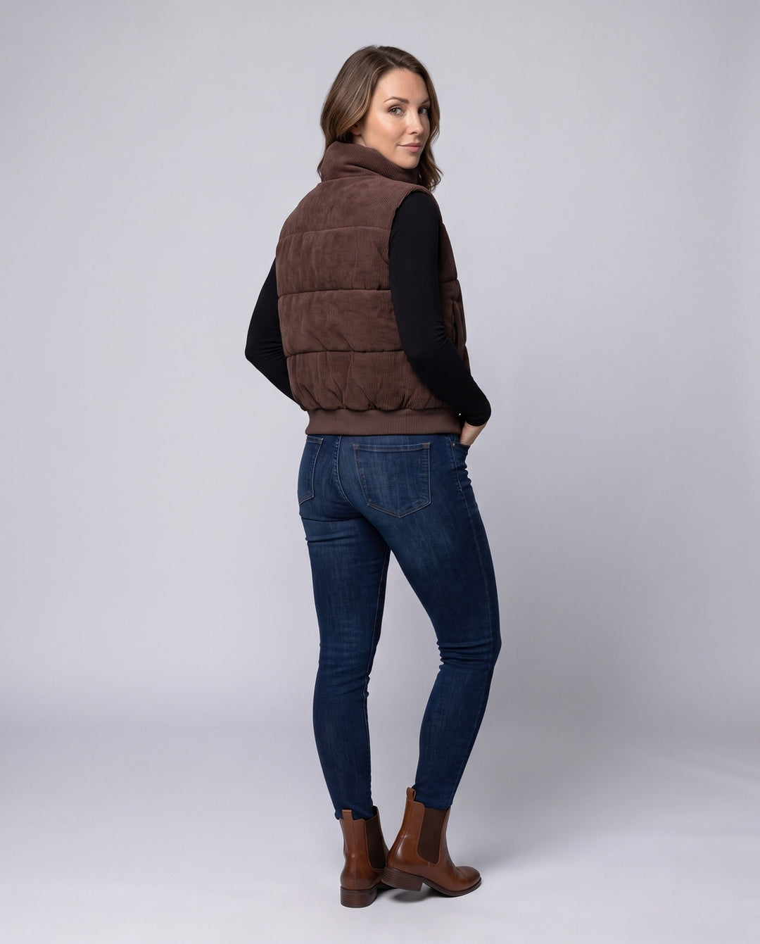 Dam Kort Corduroy Quiltad Väst med Hög Shawl Krage och Press Stud Knäppning