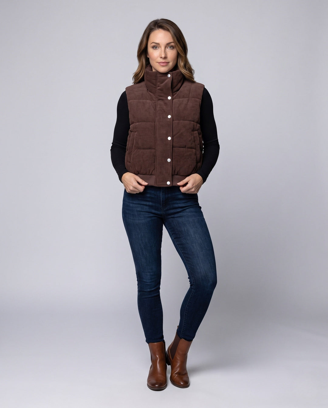Dam Kort Corduroy Quiltad Väst med Hög Shawl Krage och Press Stud Knäppning