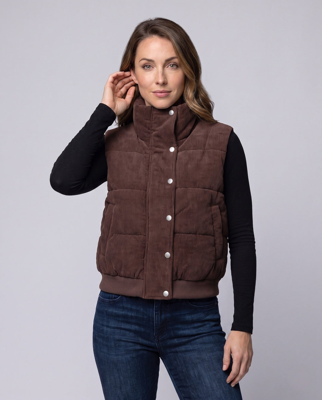 Dam Kort Corduroy Quiltad Väst med Hög Shawl Krage och Press Stud Knäppning