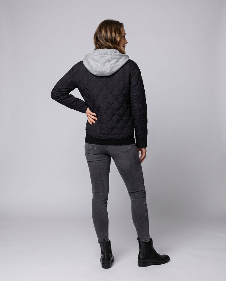Dam Kort Quiltad Blouson med Fine Diamant Quilting, Huva Foder, och Värmande Termisk Padding.