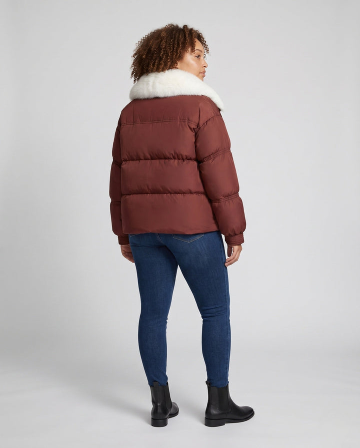 Dam Kort Quiltad Vinter Kort Parka med Mjuk Faux Fur Krage och Toggle Fastenings