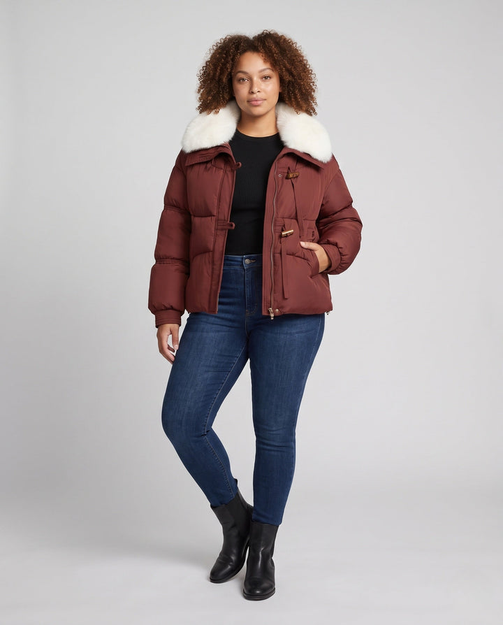Dam Kort Quiltad Vinter Kort Parka med Mjuk Faux Fur Krage och Toggle Fastenings