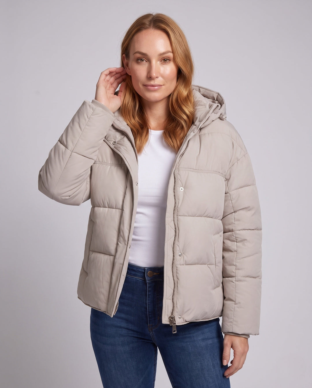 Dam Kort Ultra-Lätt Stad Puffer med Ergonomisk Huva, Two-Way Dragkedja och Dold Side Fickor