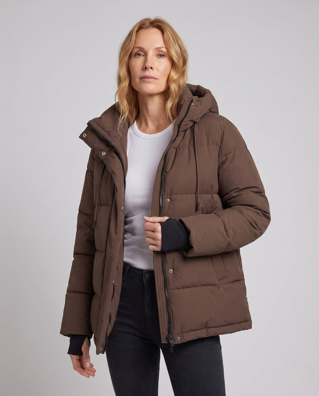 Dam Kort Vattenavvisande Vadderad Parka med Huva, Integrated Thumbholes, och Dold Dragkedja Fickor