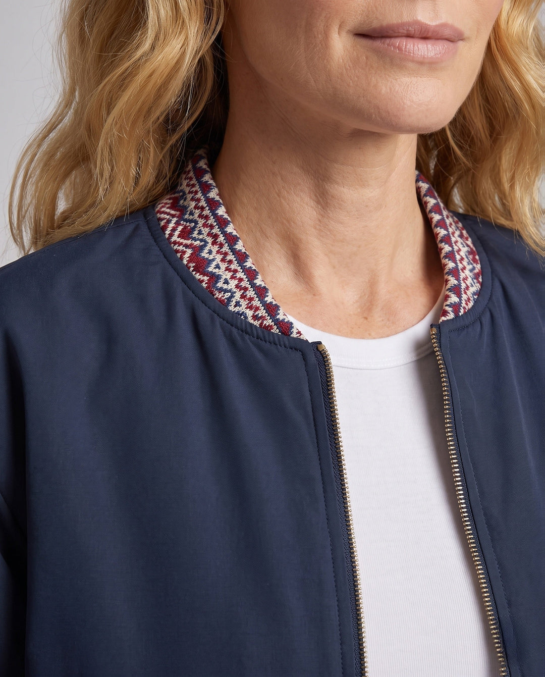 Dam Kort Vadderad Boxig Puffer med Mjuk Microfleece Inner Krage och Dold Dragkedja