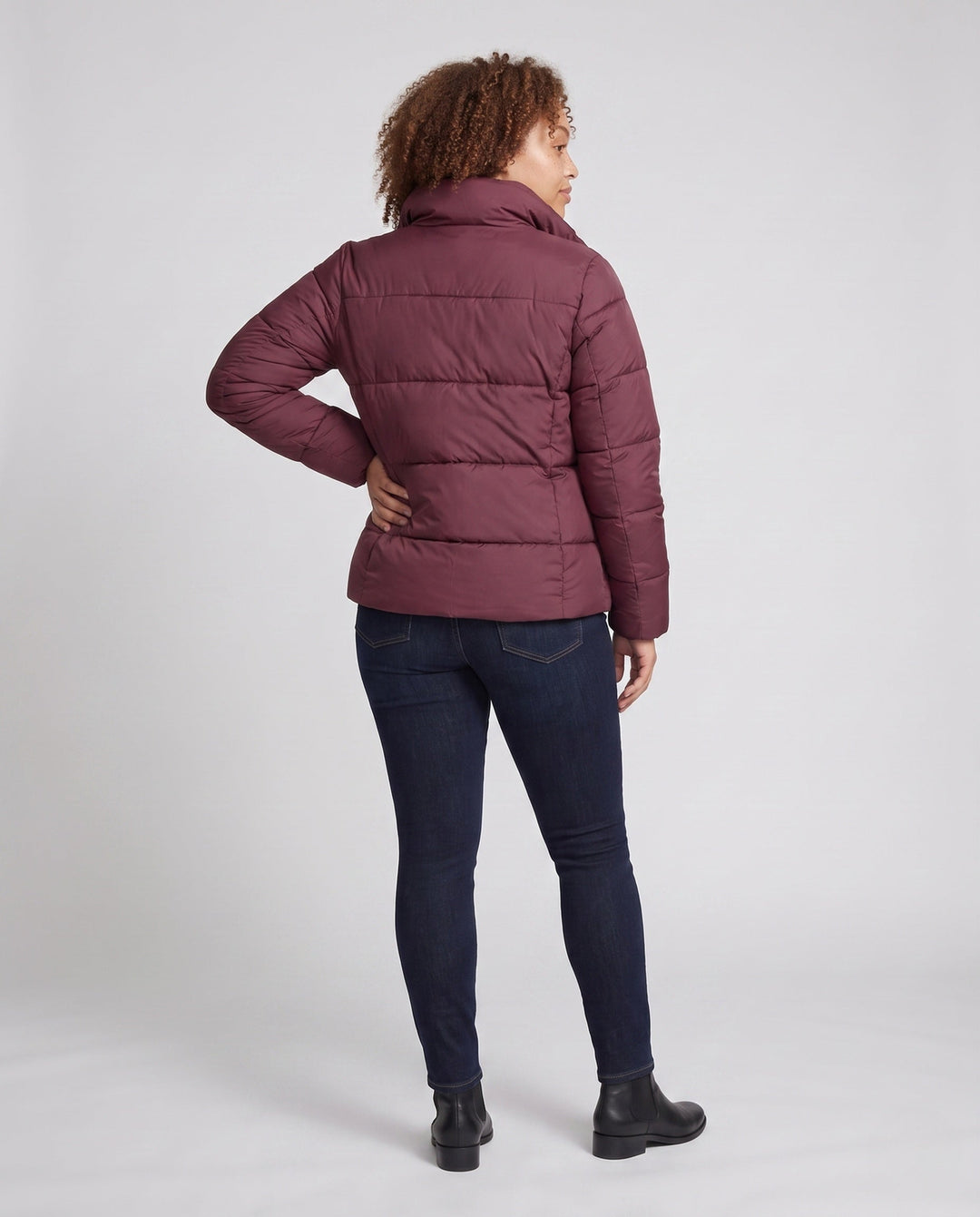 Dam Kort Vadderad Stad Puffer med Discreet Two-Way Front och Ergonomisk Baffle Quilting