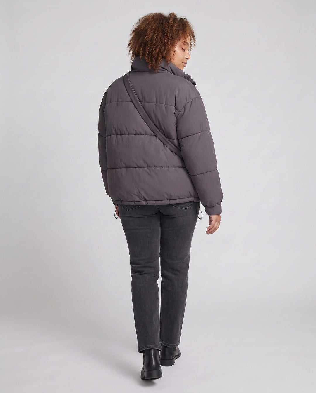 Dam Oversize Vadderad Vadderad Jacka med Hög Stå Krage och Integrated Shoulder Bag
