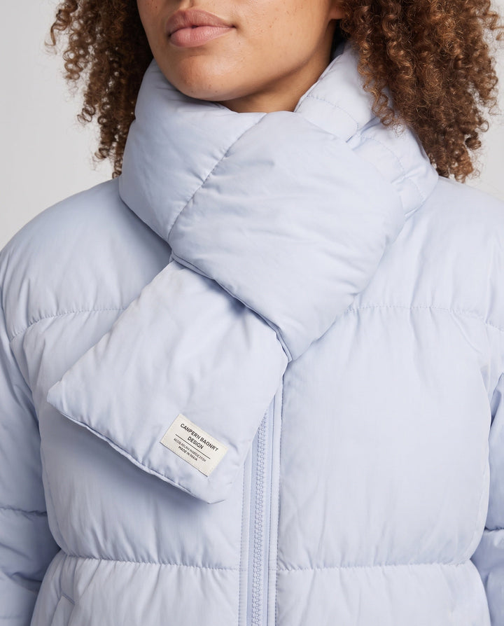 Dam Kort Vadderad Puffer med Integrated Shawl Krage och Voluminous Ärmar