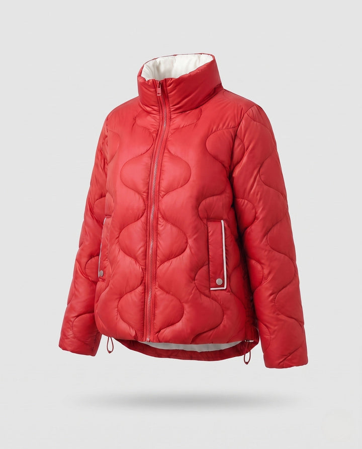 Dam Nano Kort Vadderad Wave Quilt Puffer med Ergonomisk Stå Krage och Side Drawstring