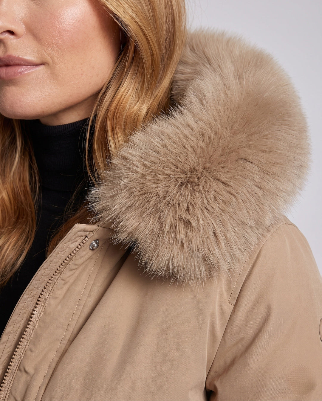 Dam Mid-Length Thermoparka med Voluminous Faux Fur Krage, Teddy Inner Foder, och Funktionell Lock Fickor