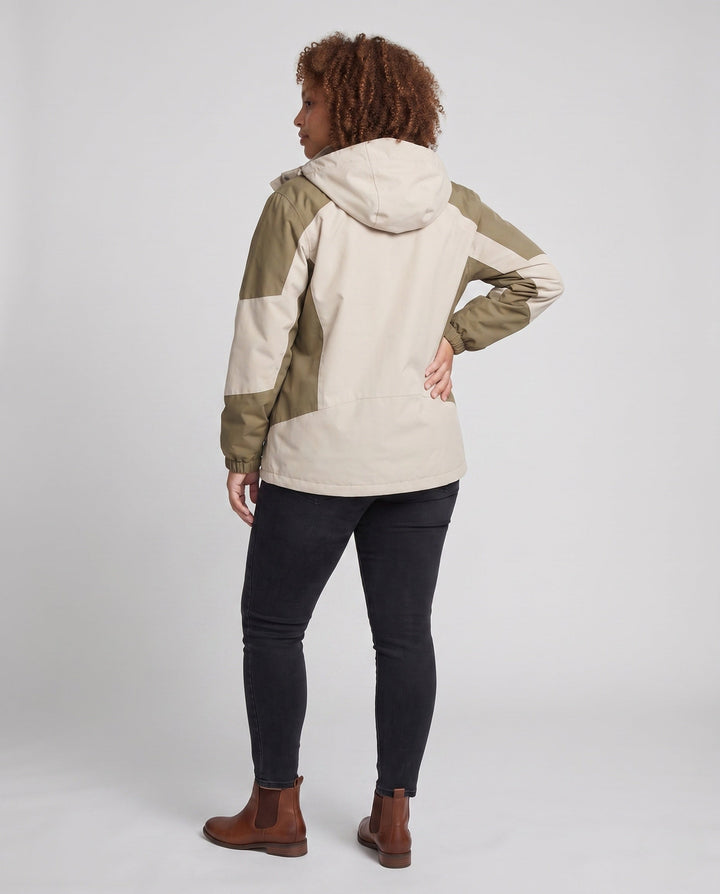Dam Two-Layer Softshelljacka med Mjuk Fleece Foder, Justerbar Huva, och Raglan Ärmar