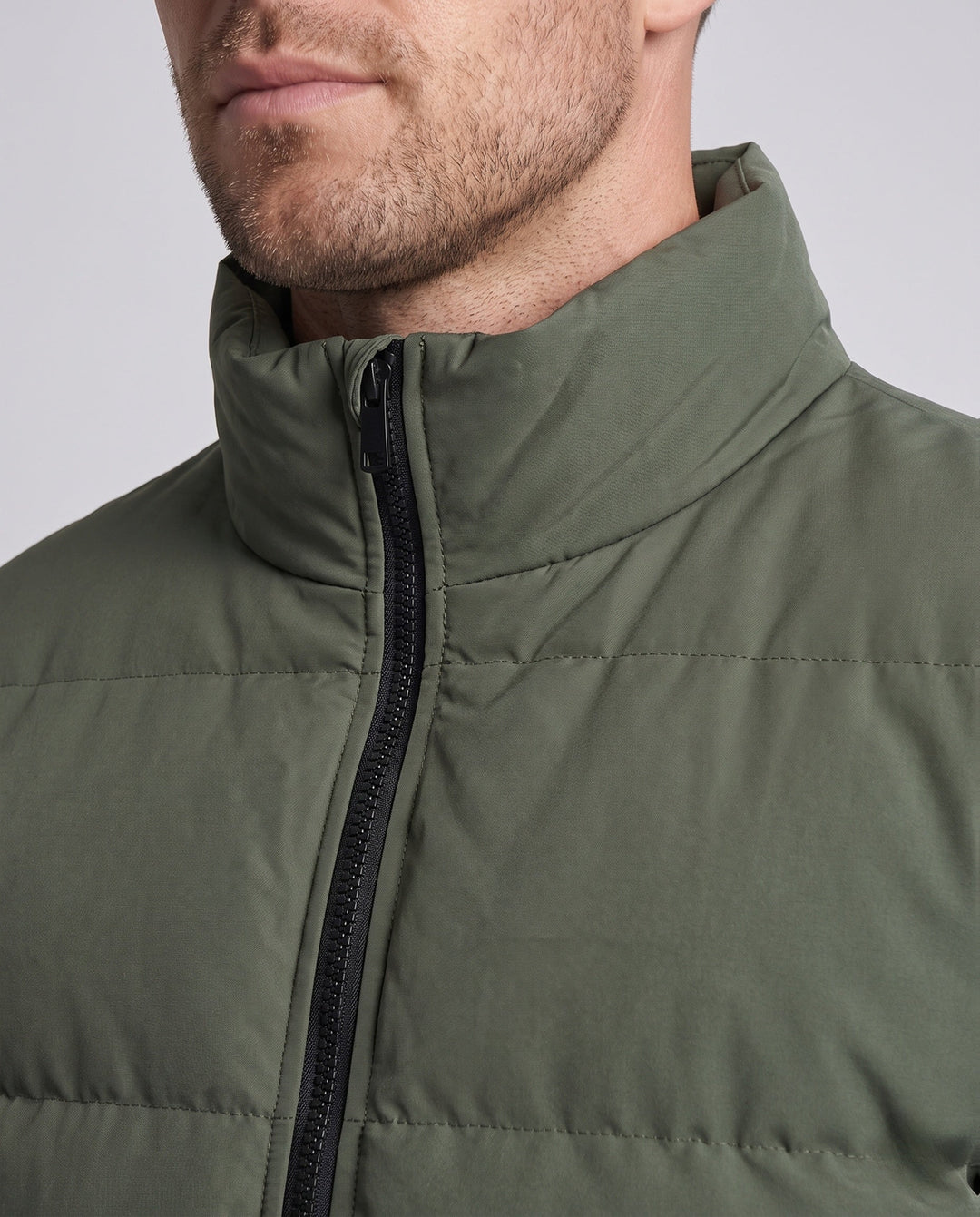 Herr Kort Blouson i Quiltad Puffer Look med Vindtät Ytterlager och Ribbstickad Finishes