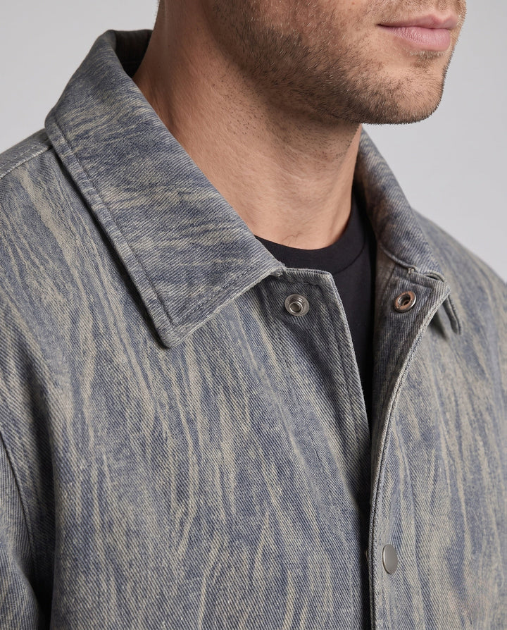 Herröverskjorta Jacka Tillverkad av Texturerad Denim Look med Snap-Knapplist och Boxy Siluett