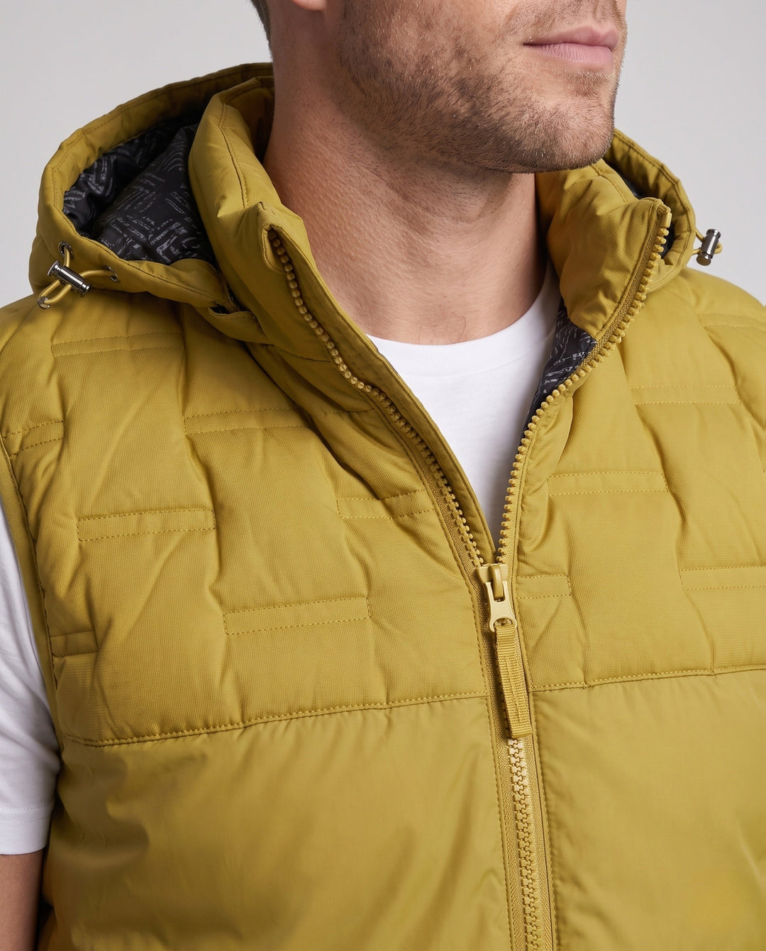 Herr Ultra-Light Quiltad Termisk Väst med Huva, Packable Egenskap och Wind-Resistant Surface
