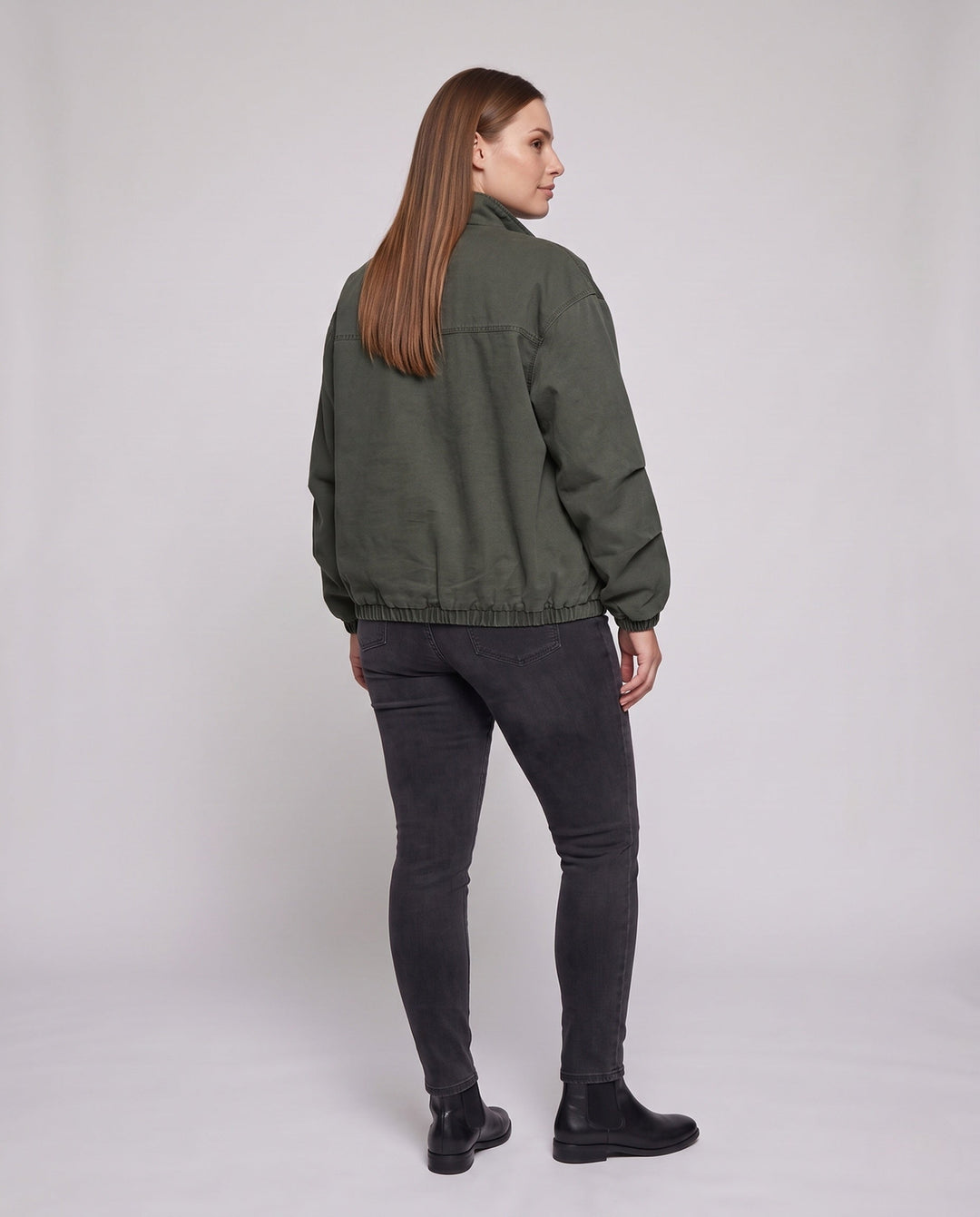 Unisex oversize Utility-Fieldjacke mit Stehkragen, verdeckter Druckknopfleiste und elastischem Saum
