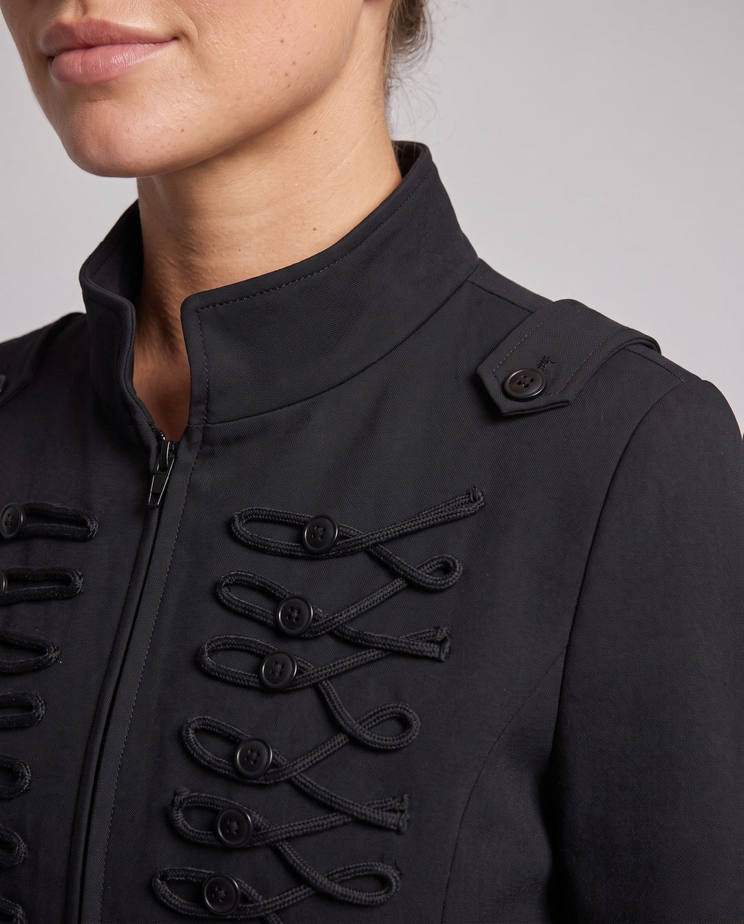 Dam kort Military jacka in Hussar stil med dekorativ Cords
