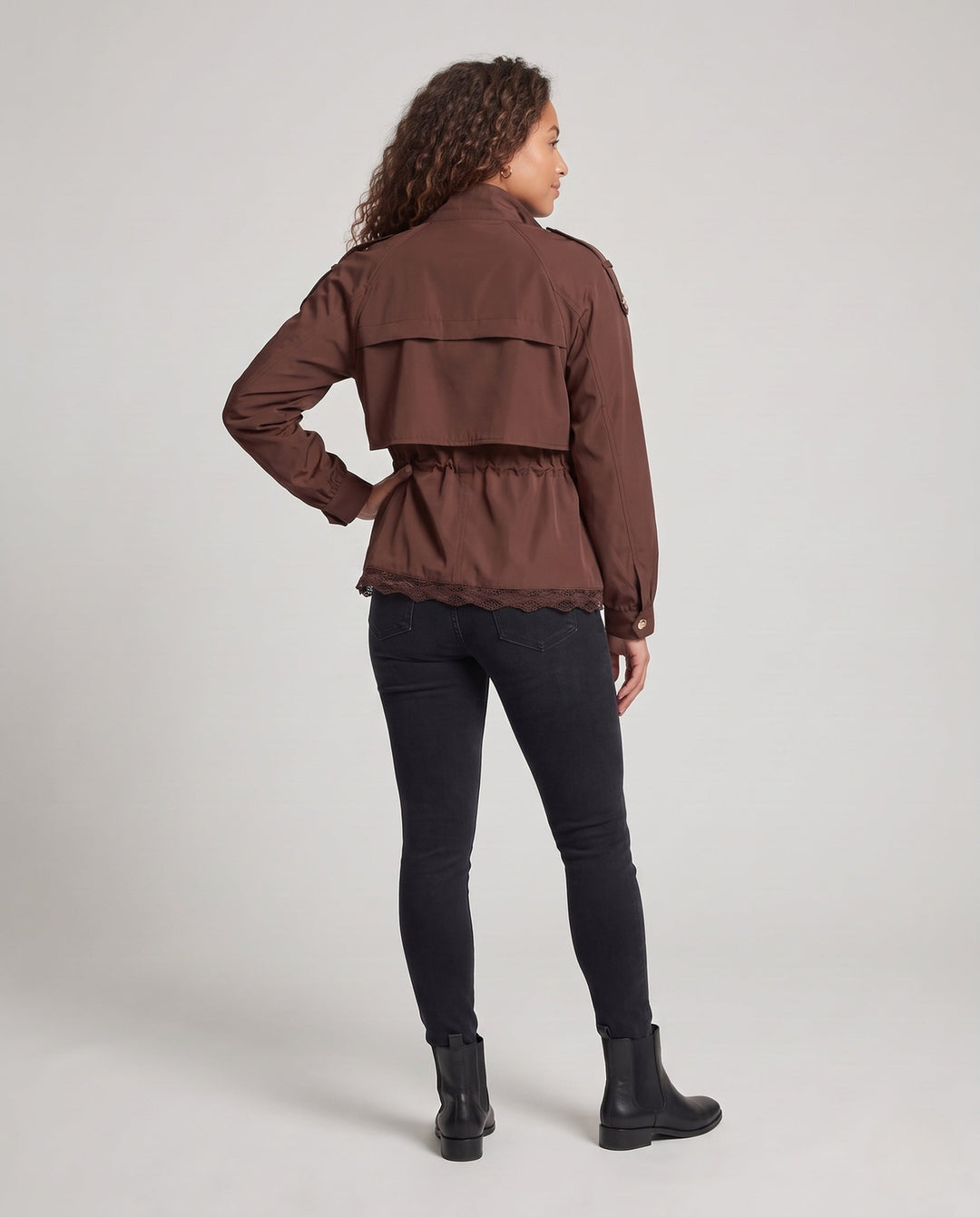 Dam utility field jacka med dragsko, lace trim och ståkrage