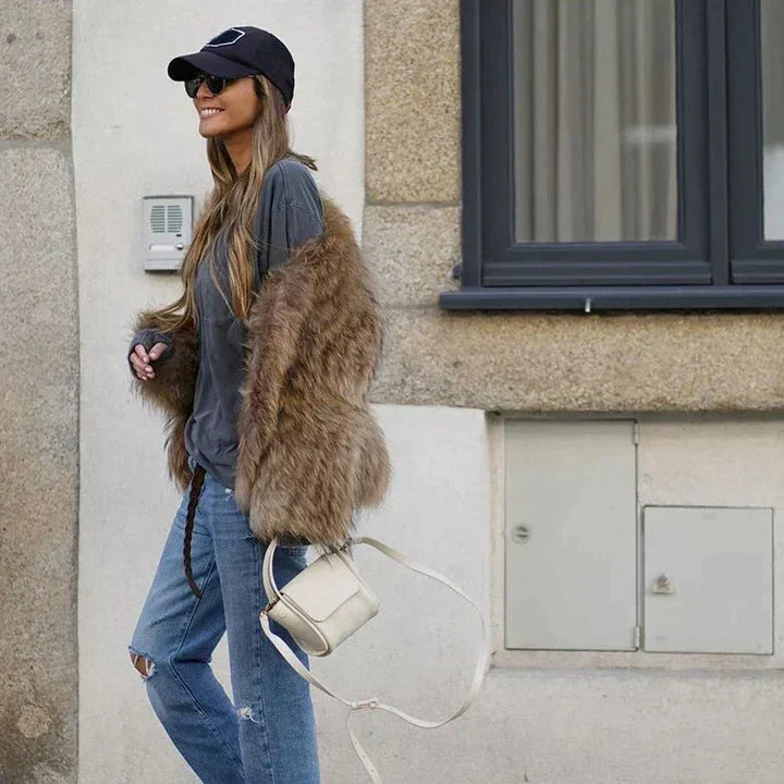 | Dam Cropped Jacka Tillverkad Av Fusk Päls