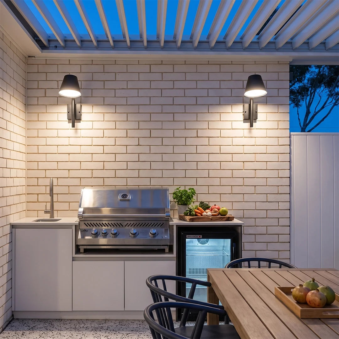 Svart Kegel Vägglampa Modern LED Utomhus Metallbelysning