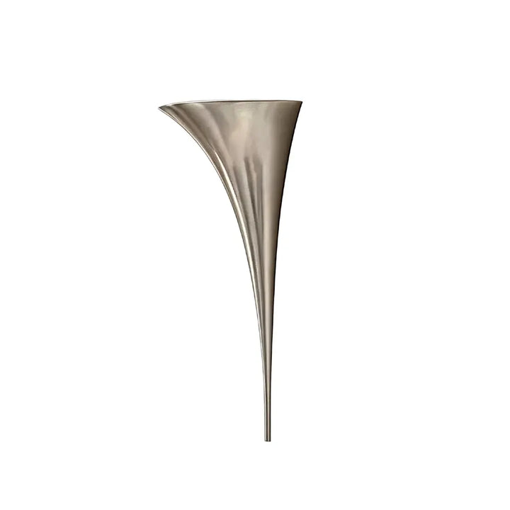 Modern mässingsväggsarmatur Skulptural trumpetformad ljuskälla