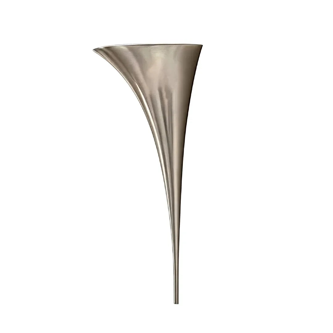 Modern mässingsväggsarmatur Skulptural trumpetformad ljuskälla