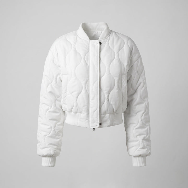 Dam Kort Quiltad Bomberjacka med Organic Circular Quiltad Mönster och Voluminous Ärmar
